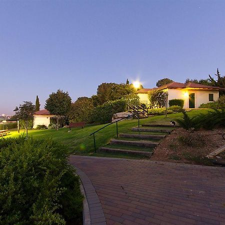 Shoresh Green Hills Family Suites Hotel Extérieur photo