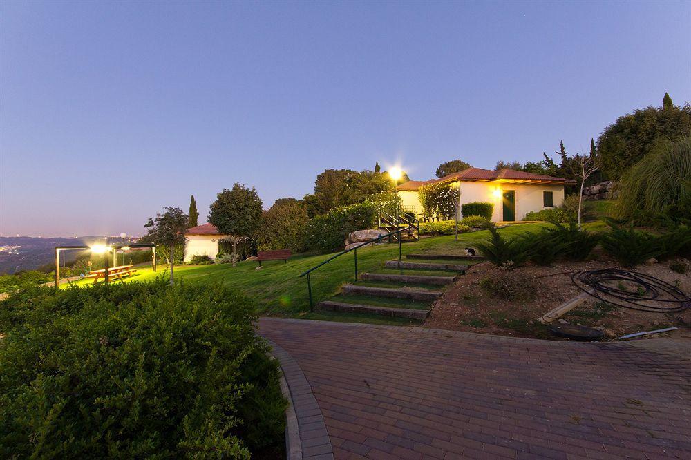 Shoresh Green Hills Family Suites Hotel Extérieur photo