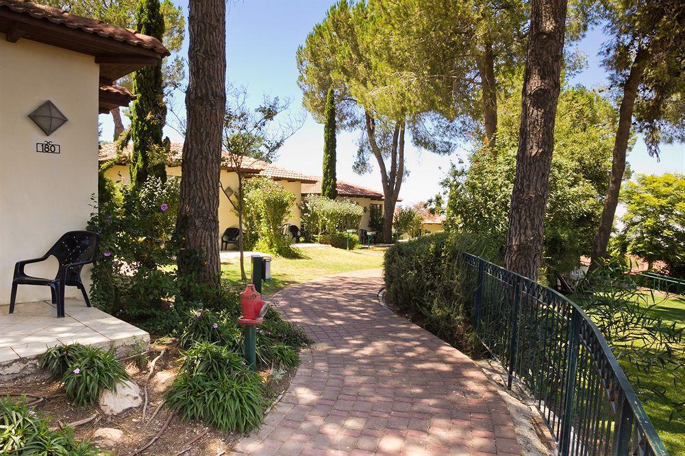 Shoresh Green Hills Family Suites Hotel Extérieur photo