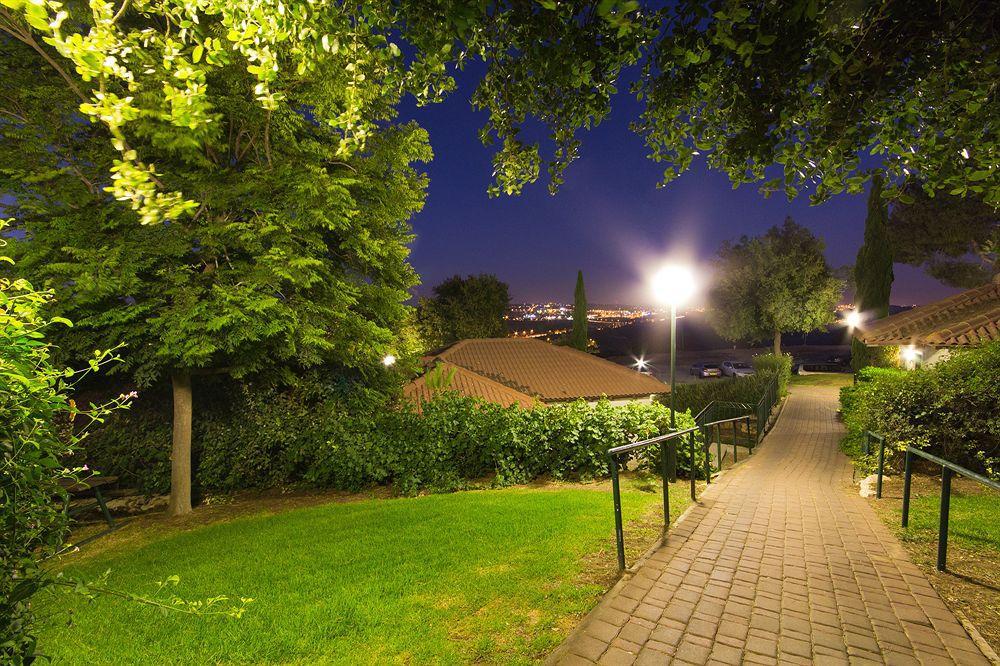 Shoresh Green Hills Family Suites Hotel Extérieur photo