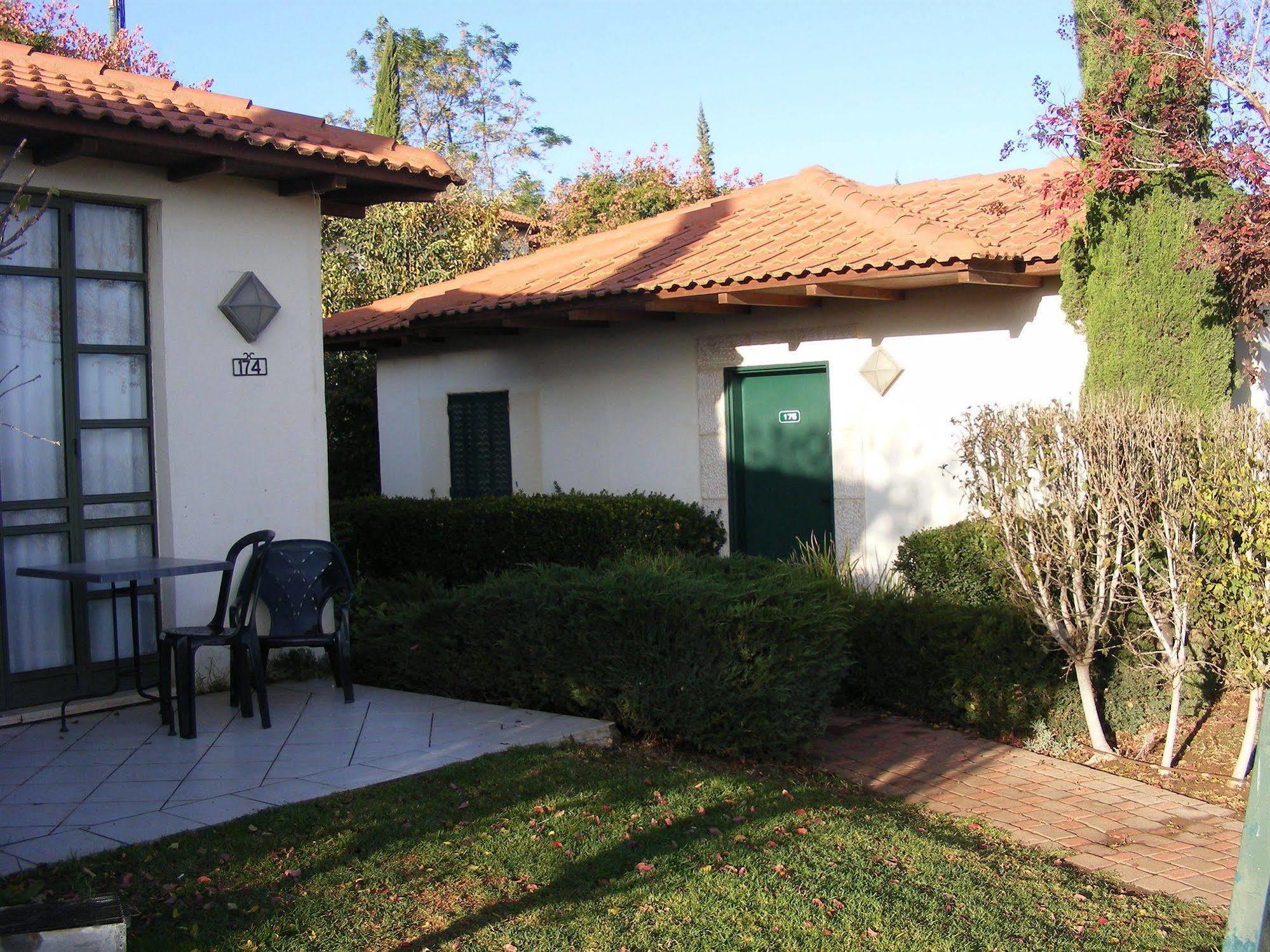 Shoresh Green Hills Family Suites Hotel Extérieur photo