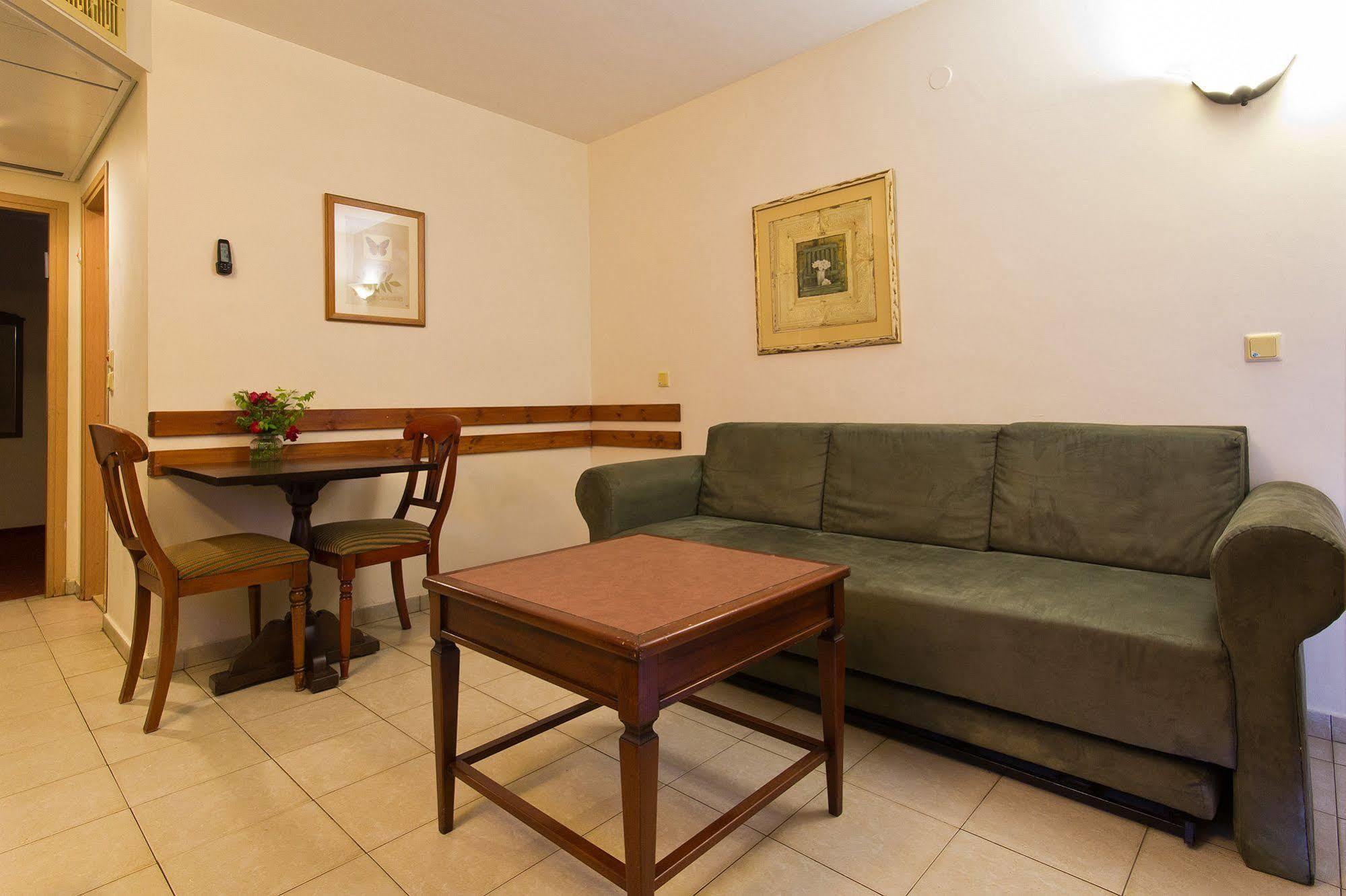 Shoresh Green Hills Family Suites Hotel Extérieur photo