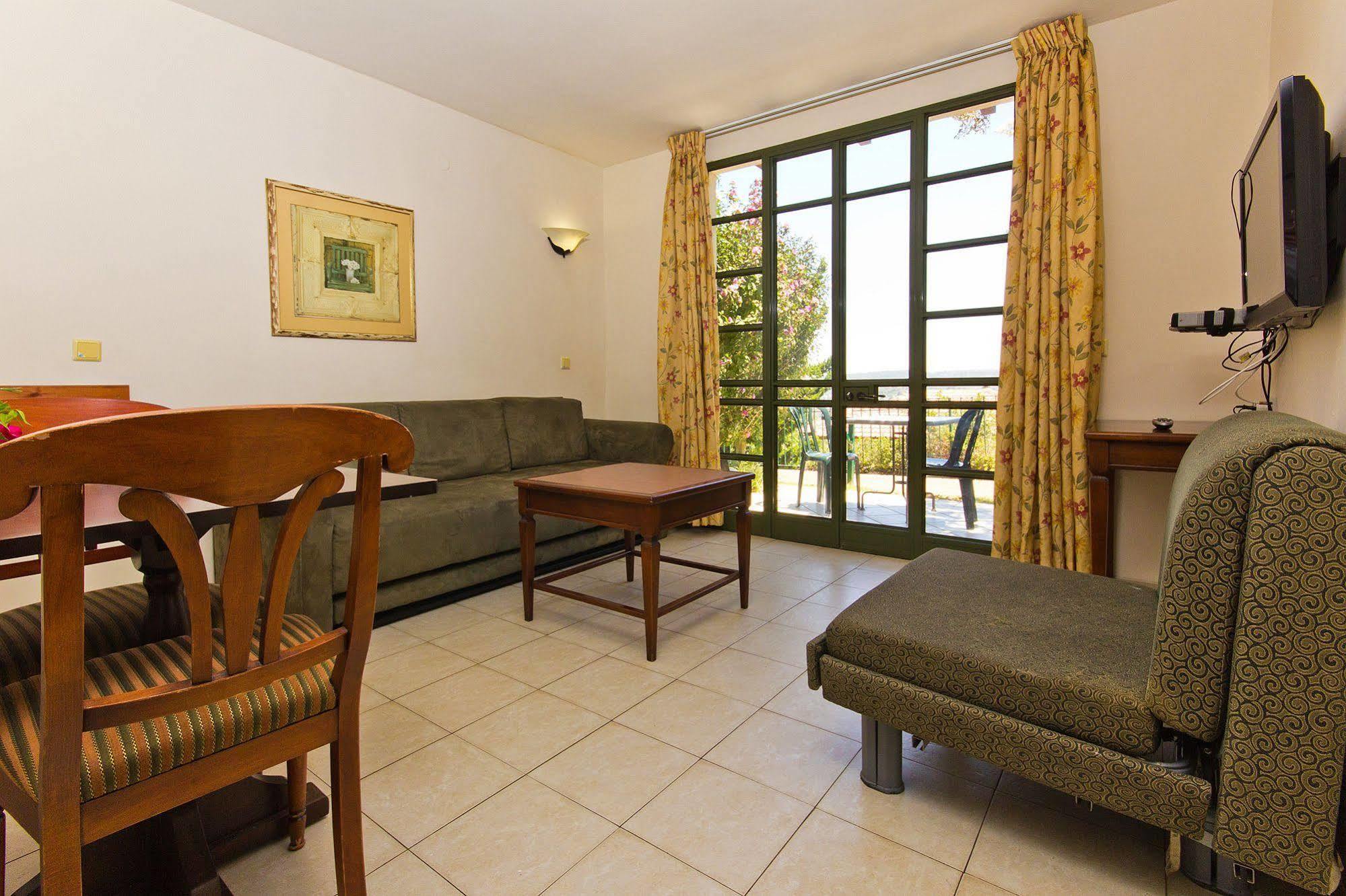 Shoresh Green Hills Family Suites Hotel Extérieur photo