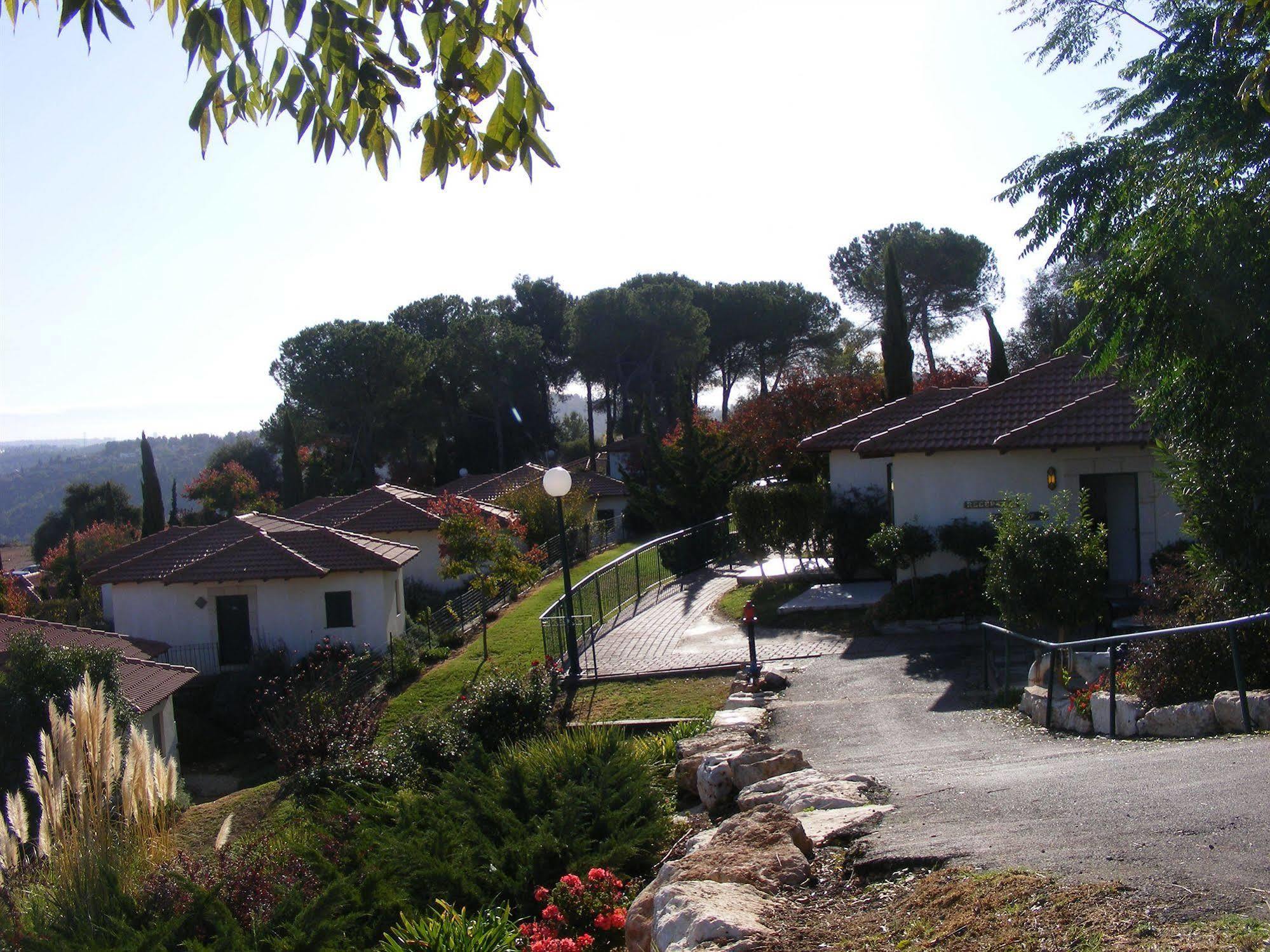 Shoresh Green Hills Family Suites Hotel Extérieur photo
