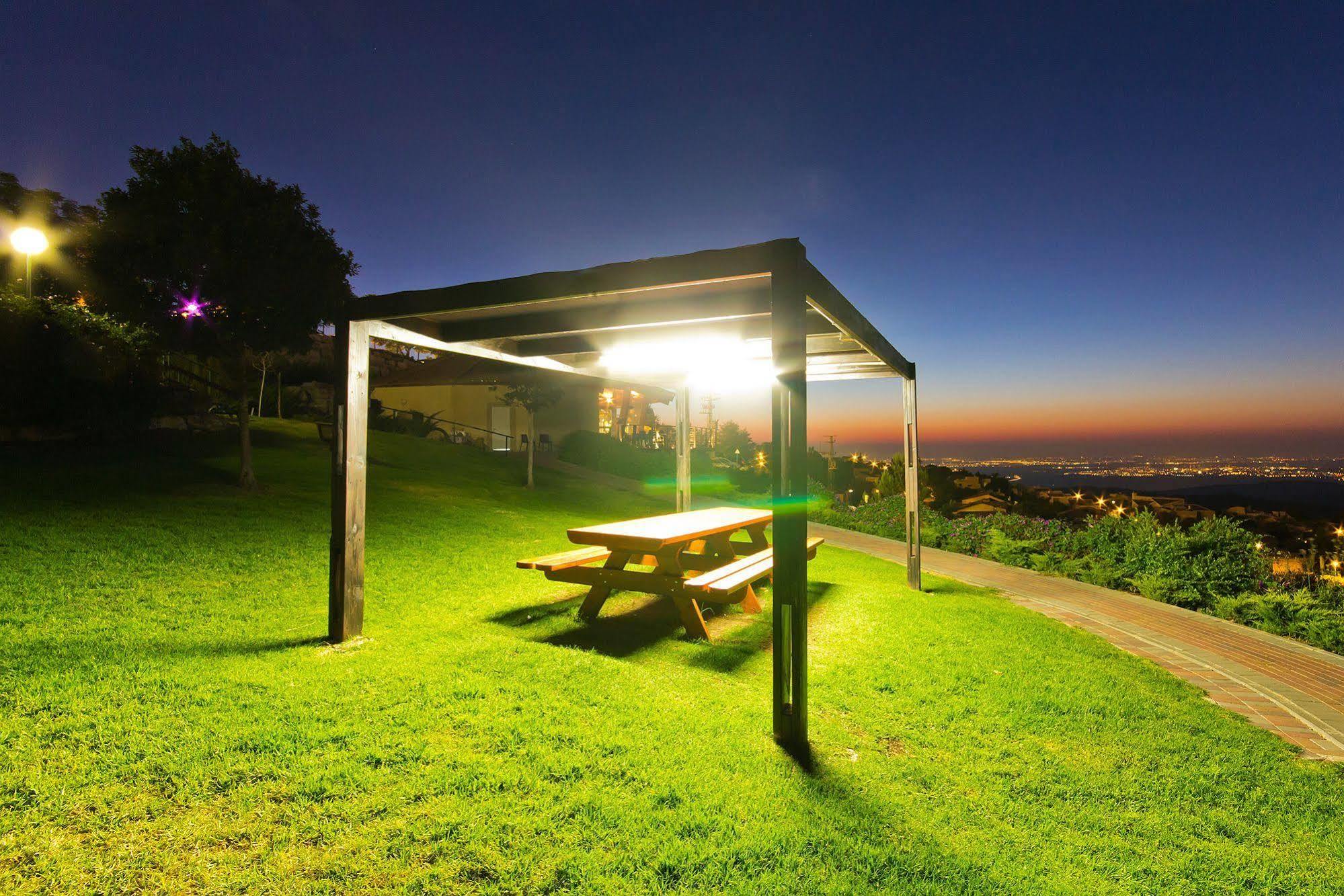 Shoresh Green Hills Family Suites Hotel Extérieur photo