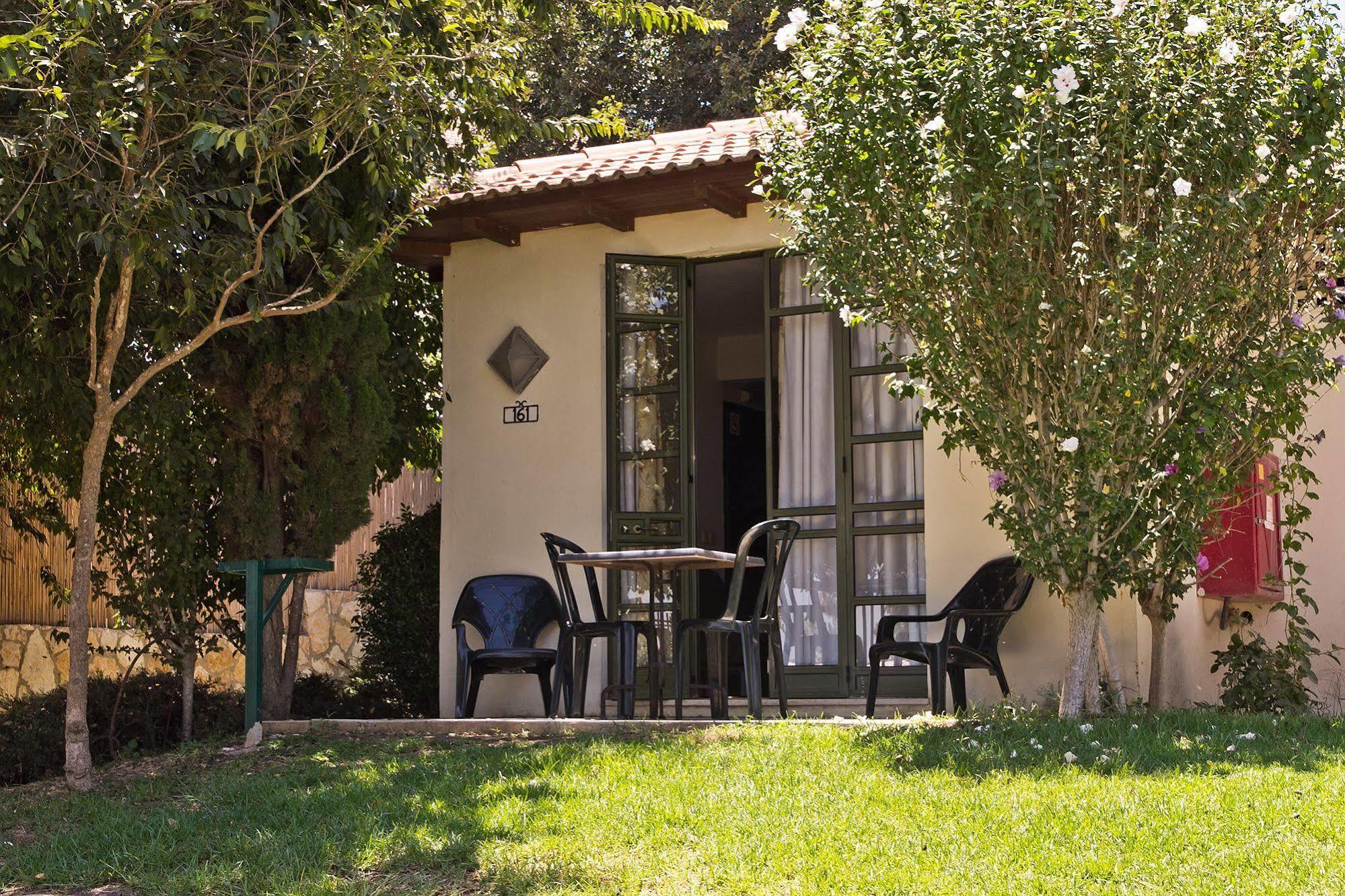 Shoresh Green Hills Family Suites Hotel Extérieur photo